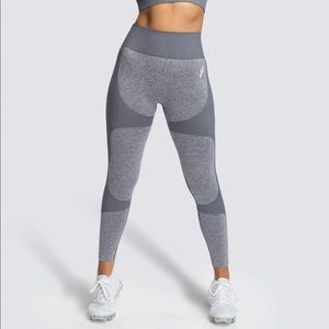 DOYOUEVEN Gray Leggings